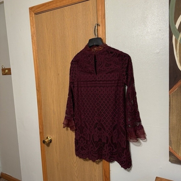 Lulus "Love & Joy" Small Red Long Sleeve Above-Knee Lace Shift Dress - EUC - Picture 2 of 3